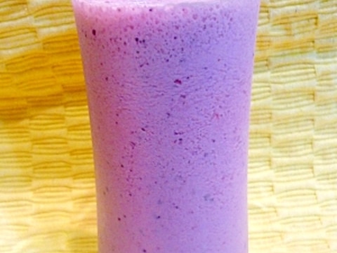 冷凍ミックスベリーで冷たぁ~く美味しいスムージー